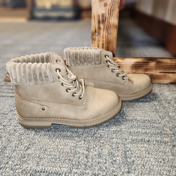 Ladies Dirty Laundry Boots - Picture 4 of 10